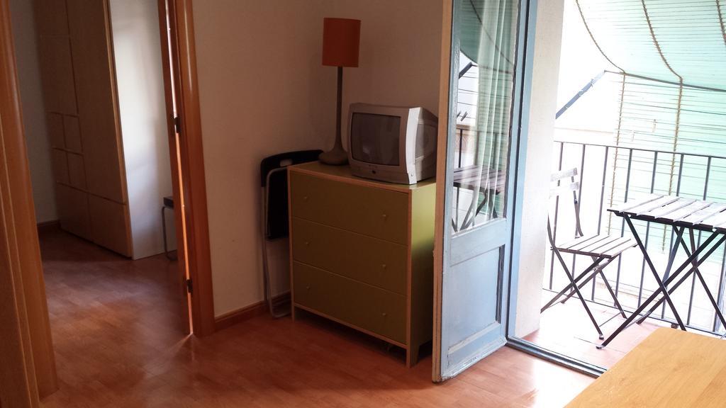 Aapartments In City Center Barcelona Room photo